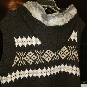Hooded sweater vest